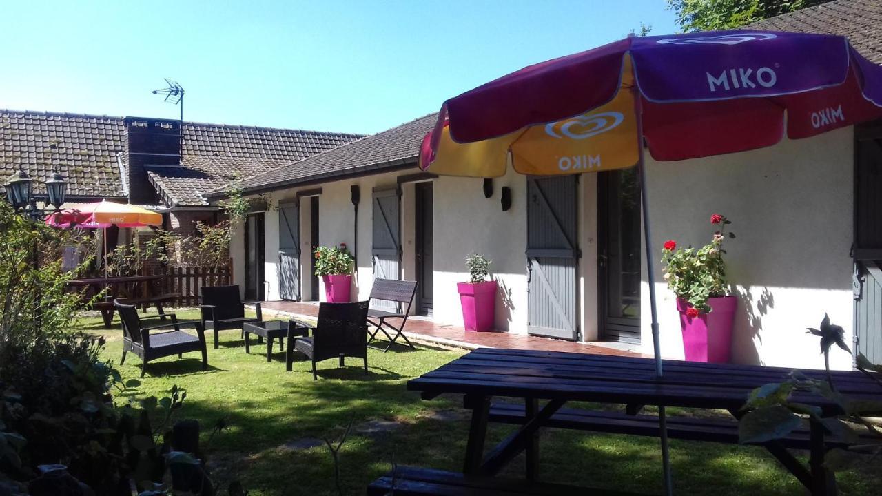 Les Garennes Bed & Breakfast Favières Exterior foto