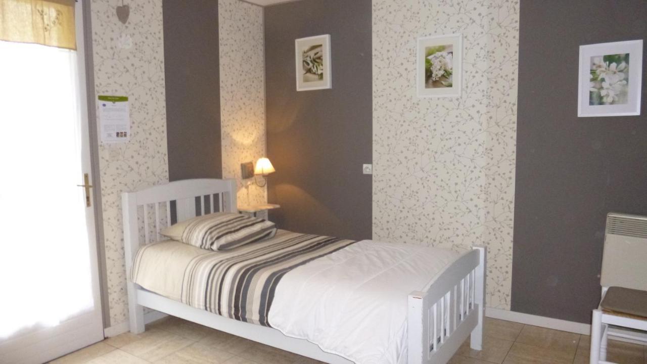 Les Garennes Bed & Breakfast Favières Exterior foto