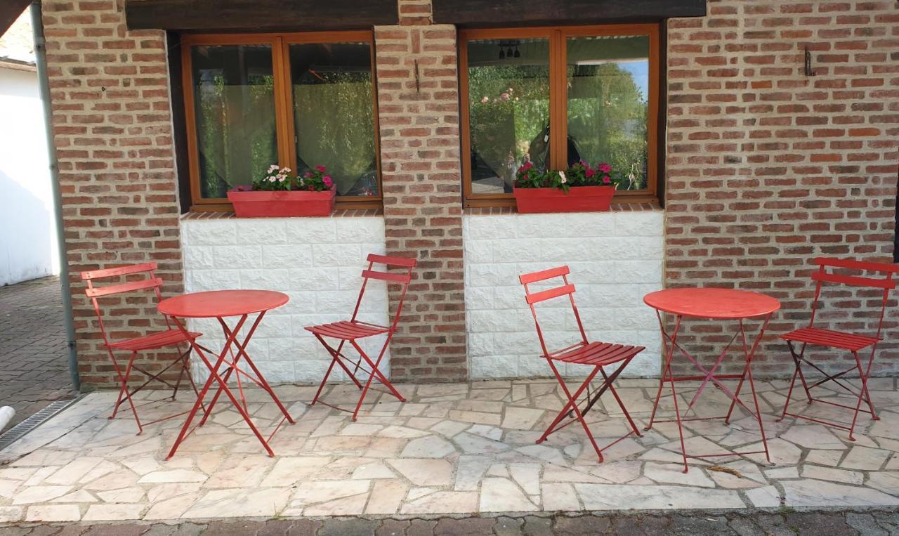 Les Garennes Bed & Breakfast Favières Exterior foto